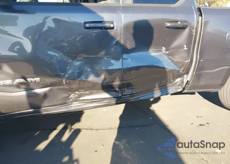 2021 Ram 1500 Big Horn 4X2 6'4 Box из США, поврежденный, VIN 1C6RREBG3MN654074